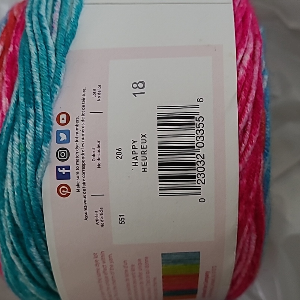 Cupcake & Mandala Ombre Yarn Lion Brand very colorful quality yarn crochet NEW ! - Picture 6 of 10